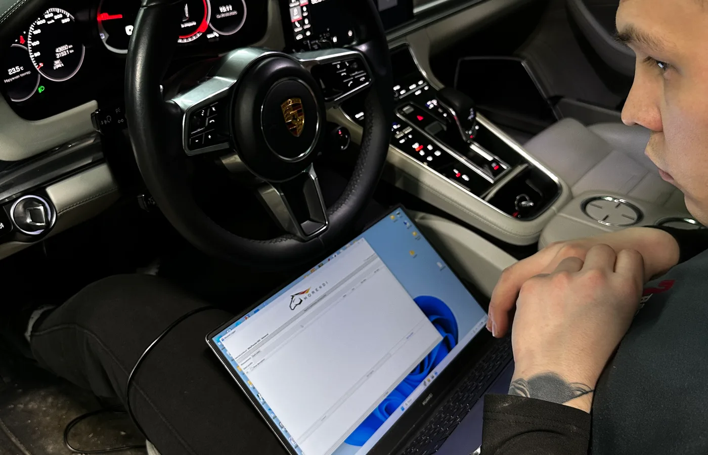 Диагностика Porsche с использованием профильного программного обеспечения PIWIS