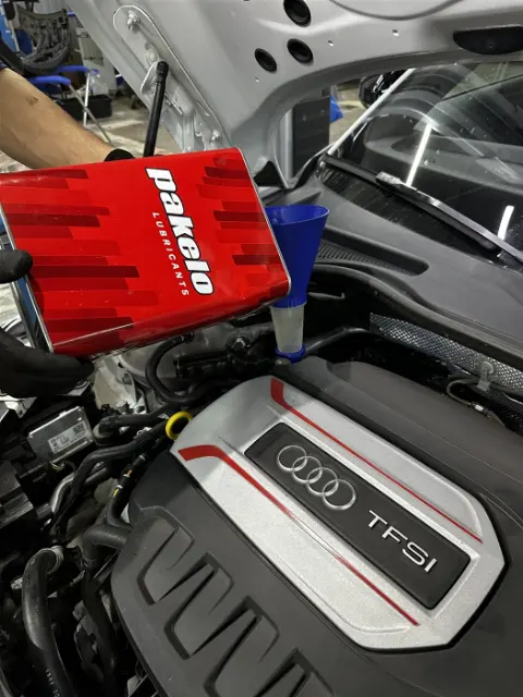 Замена моторного масла Audi в сервисе RaceBox