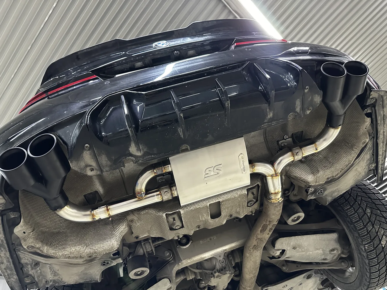 Осмотр Audi снизу в RaceBox Казань