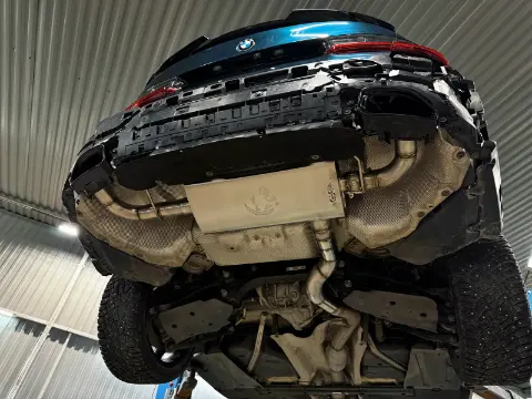Управляемая выхлопная система BMW G20 с разводкой на две стороны