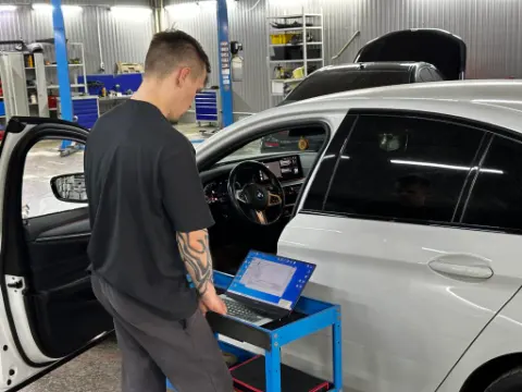 Диагностика и прошивка BMW G30 2.0d в RaceBox