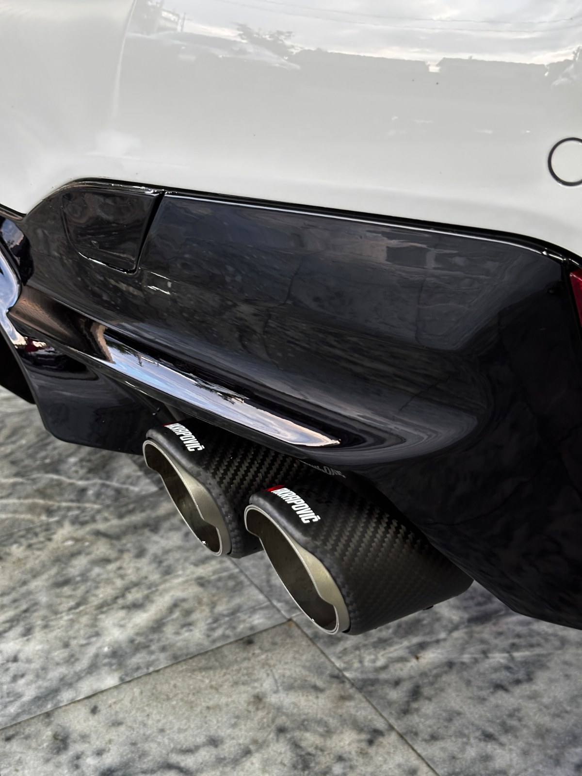 Карбоновые насадки BMW G30 в диффузоре M-style