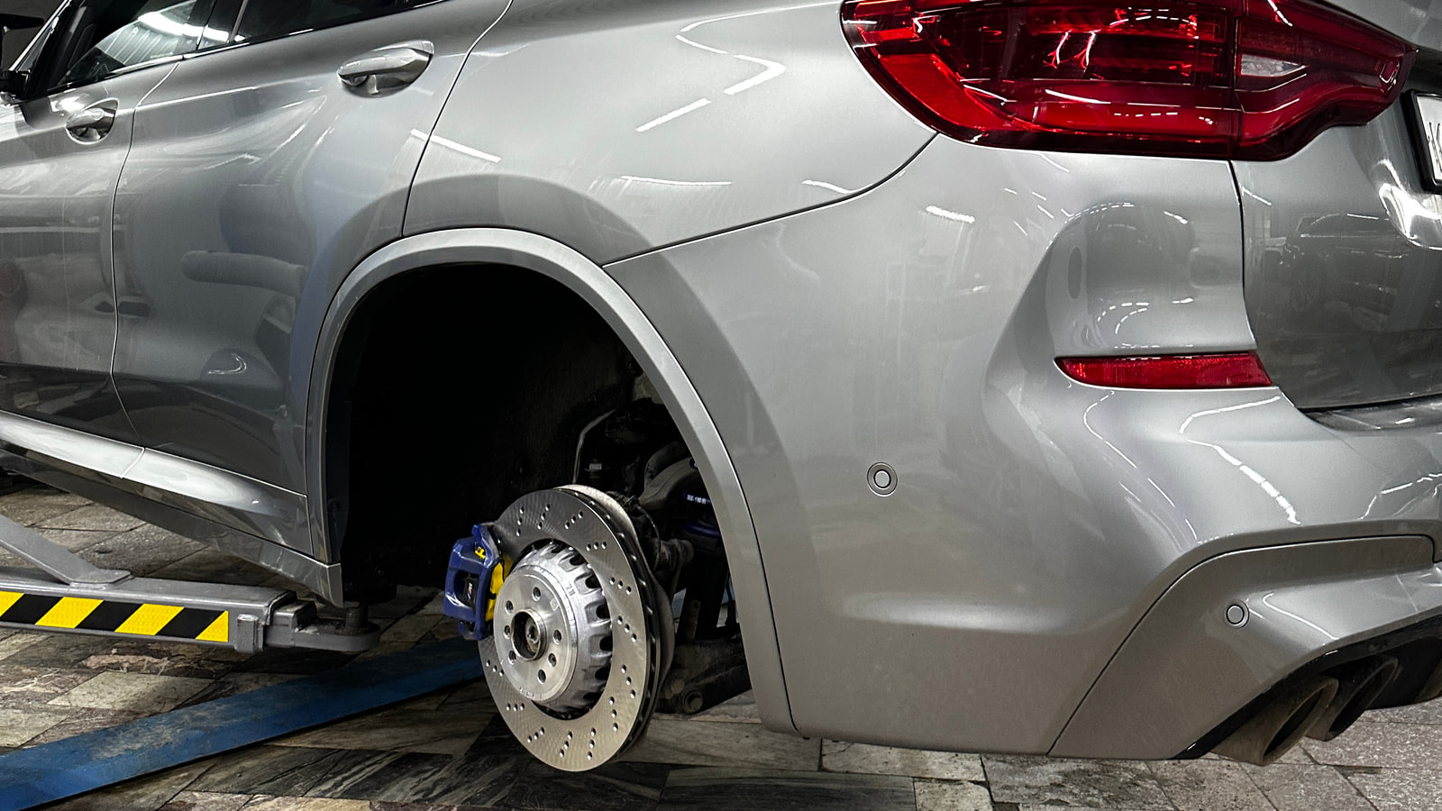 BMW X3 M: тормозные диски и колодки EBC Yellowstuff