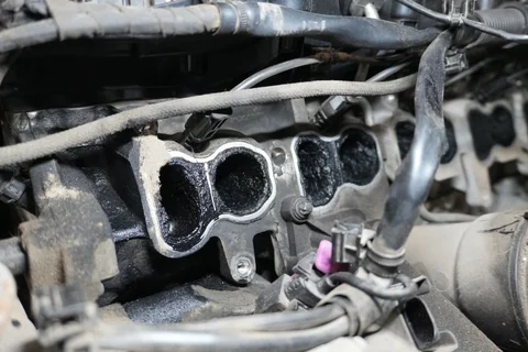 Сажа и масляный налёт во впускных каналах BMW X5 F15 40d