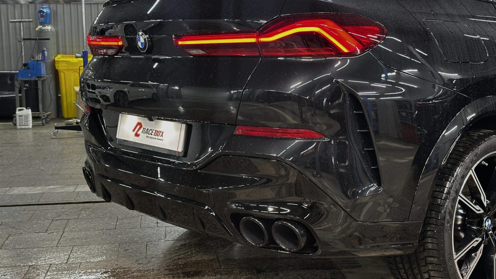 Установка сдвоенных насадок на BMW X6 G06