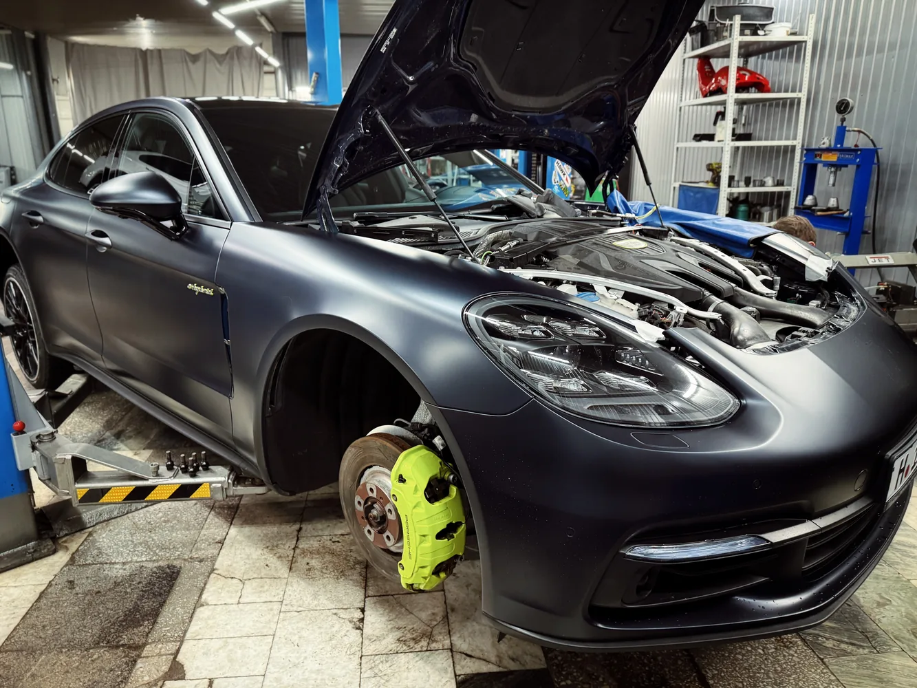 Porsche после планового обслуживания в RaceBox