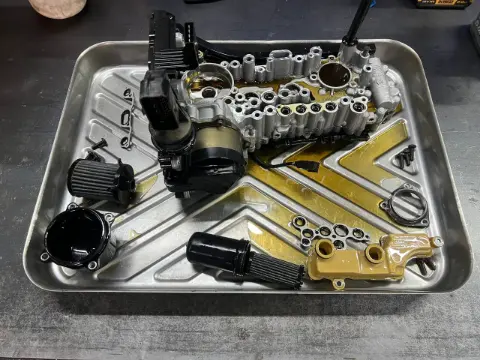 Audi A4 B9 · DL382 RaceBox