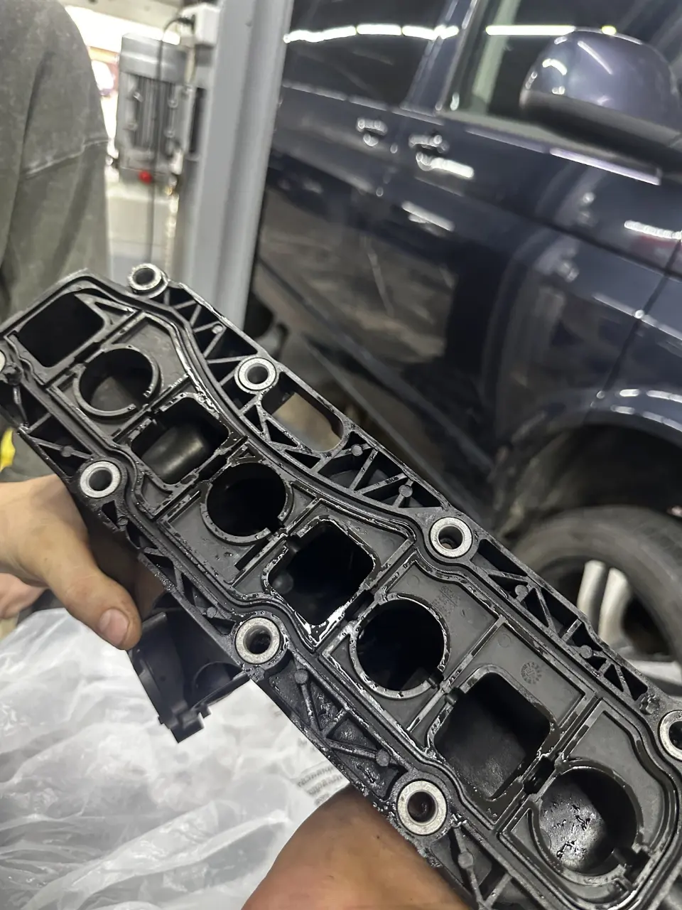 Впускной коллектор Volkswagen 2.0 TDI после очистки в RaceBox