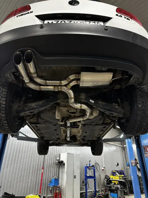 Положение труб и глушителя выхлопной системы Volkswagen Tiguan