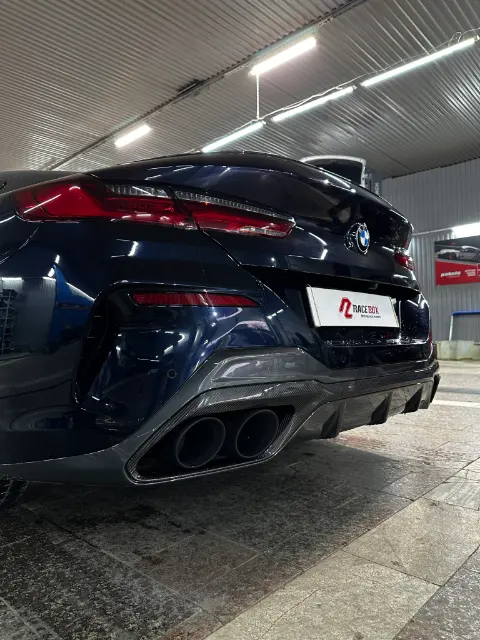 Насадки выхлопной системы BMW 8 после установки