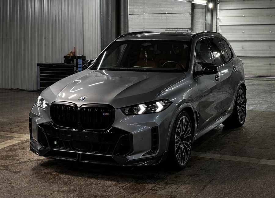 BMW X5 LCI: карты и распознавание знаков
